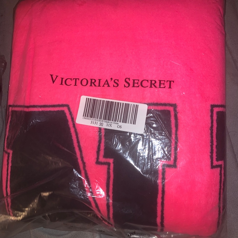 VIctoria’s Secret PINK Blankets